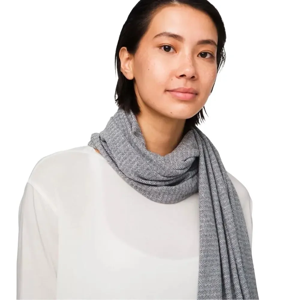 Lululemon Vinyasa Scarf Wrap, Black & Gray Herringbone